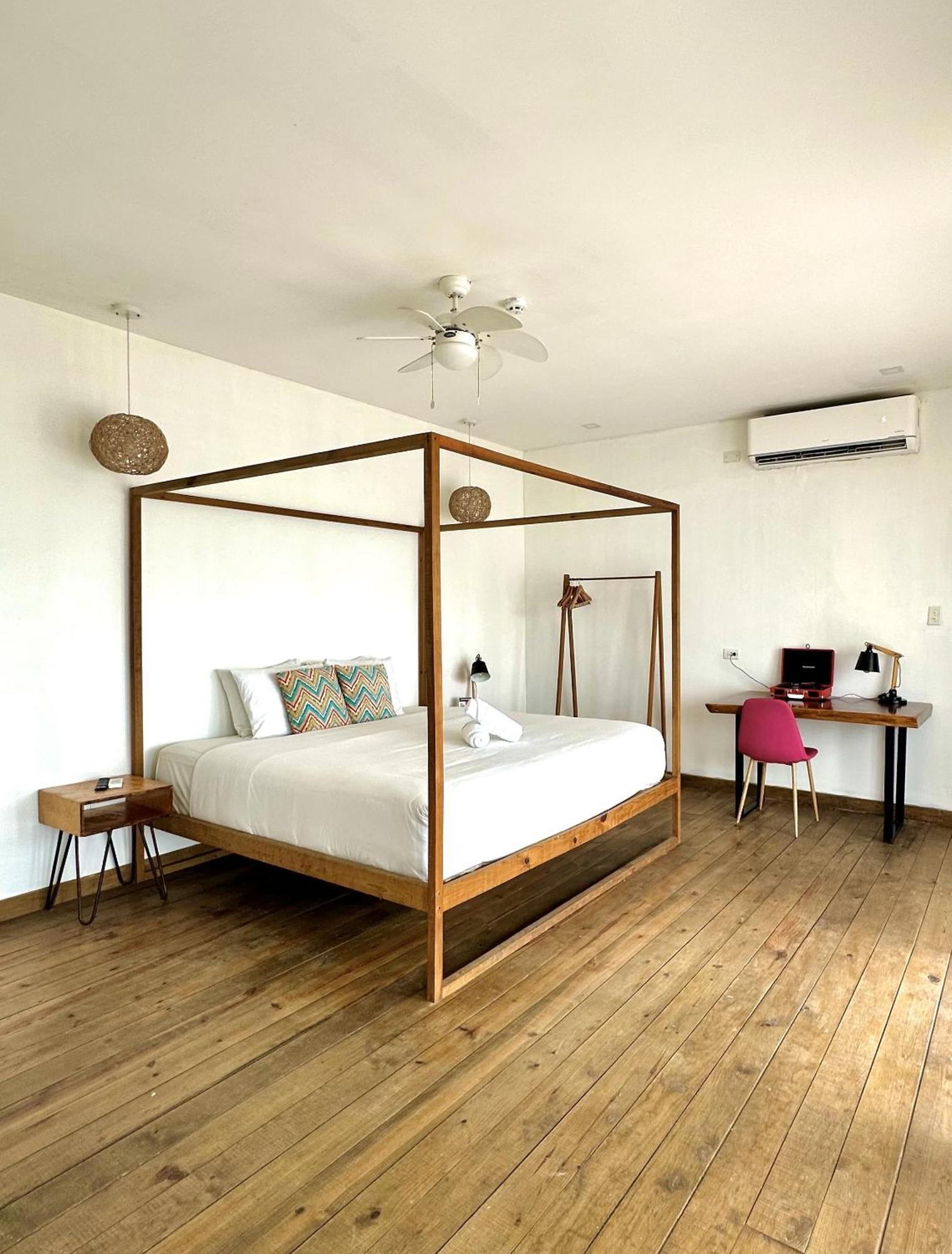 Socialtel Bocas Del Toro Hotel Kültér fotó